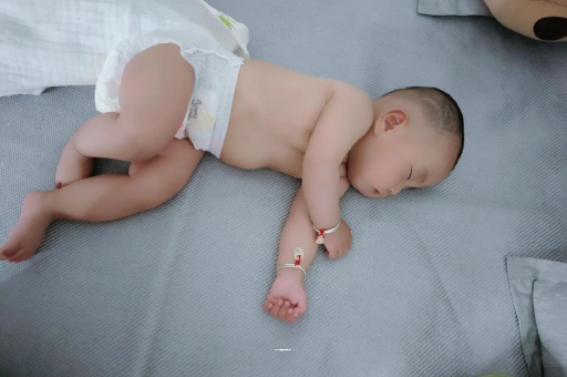 抚州宝宝积食发烧怎么处理